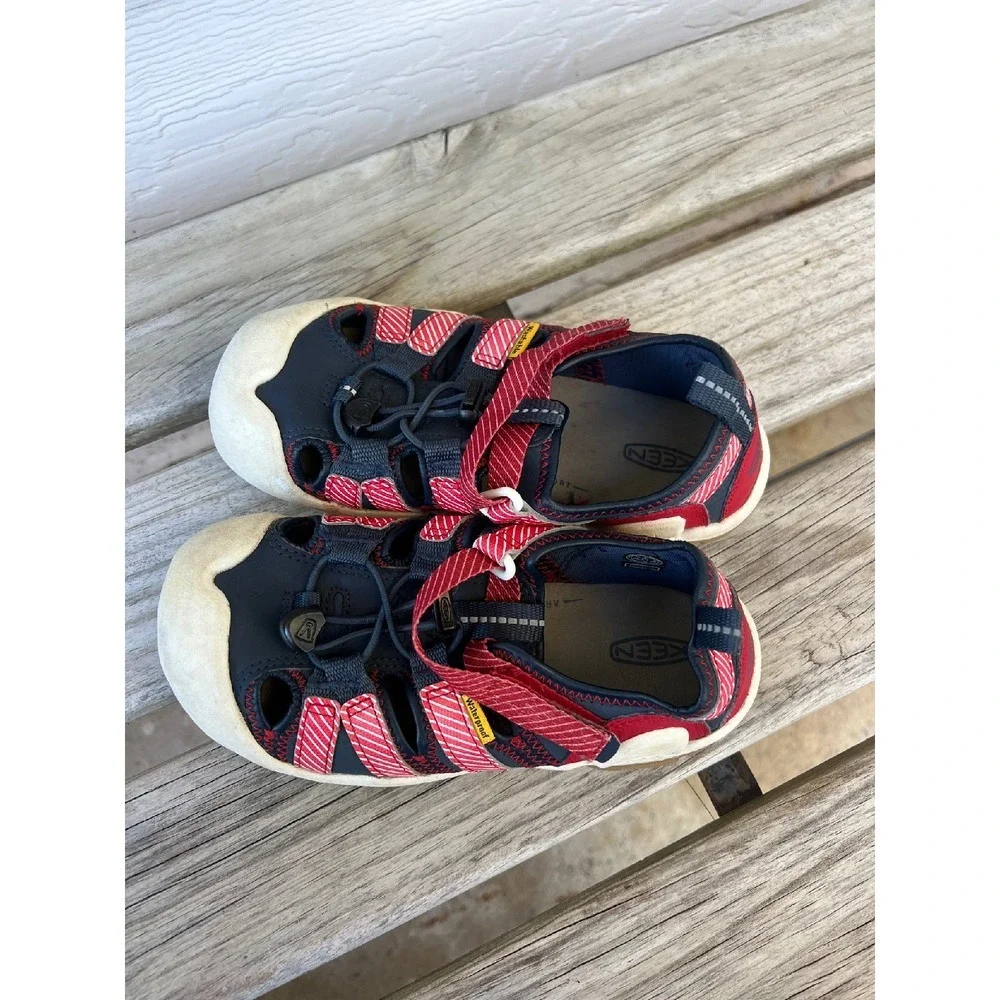 KEEN Newport‎ Navy Blue Red Waterproof Washable Sandals size 2 US